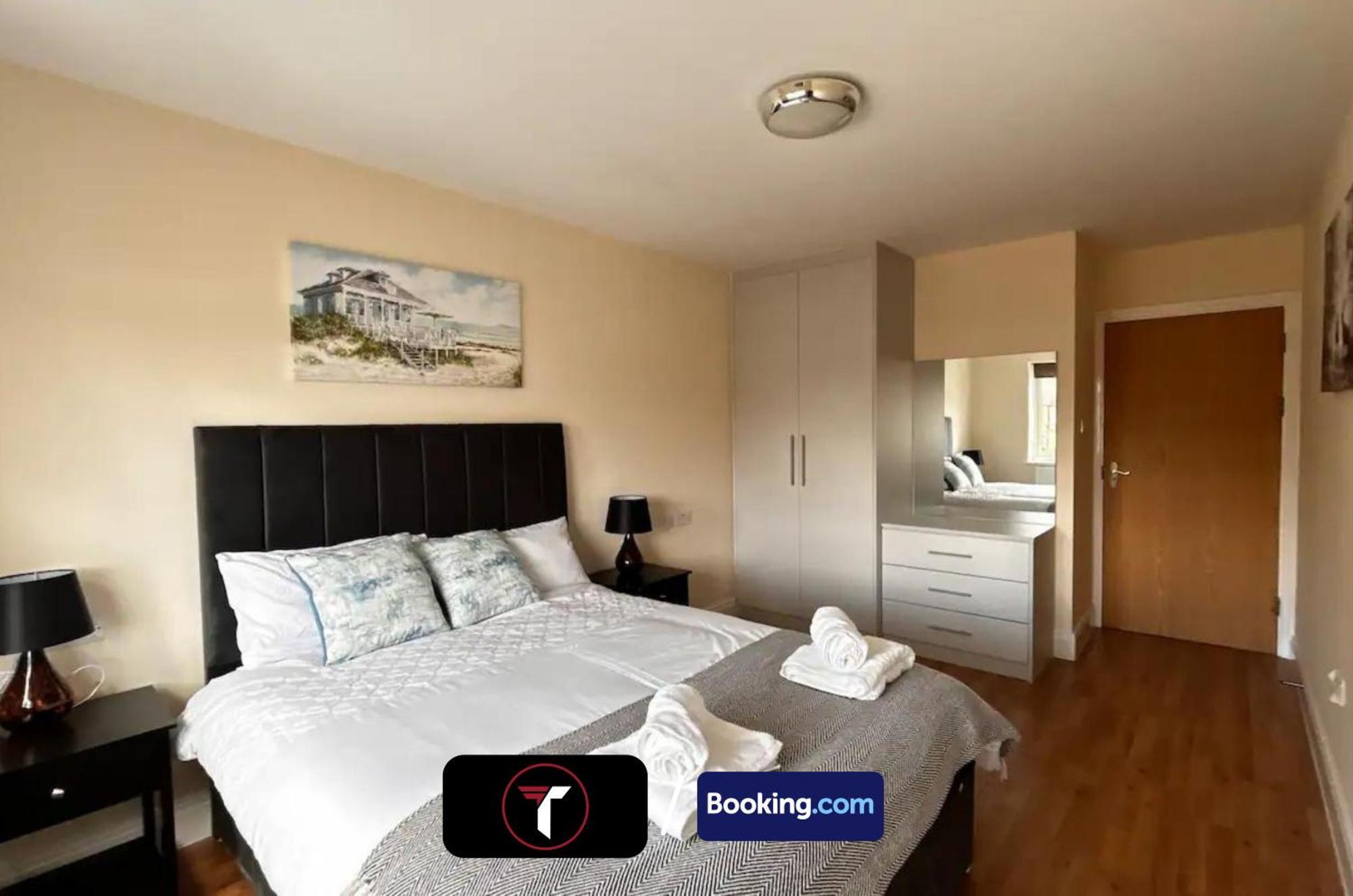 Stylish 2 Bedroom Flat By Tara Stays Short Lets & Serviced Accommodation Watford With Free Parking & Nearby Warner Studios Εξωτερικό φωτογραφία