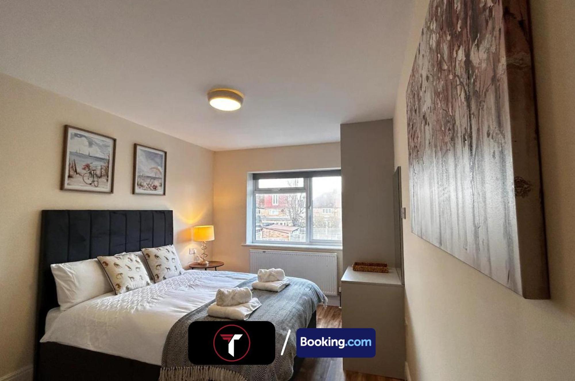 Stylish 2 Bedroom Flat By Tara Stays Short Lets & Serviced Accommodation Watford With Free Parking & Nearby Warner Studios Εξωτερικό φωτογραφία