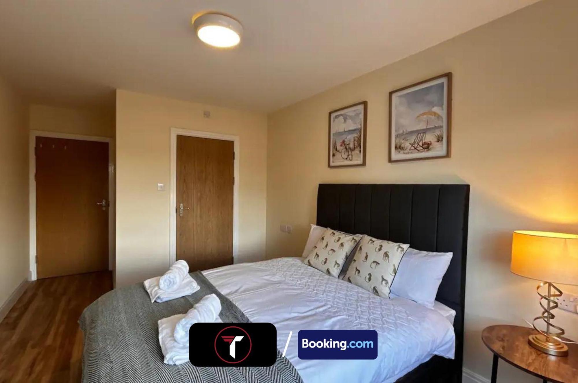 Stylish 2 Bedroom Flat By Tara Stays Short Lets & Serviced Accommodation Watford With Free Parking & Nearby Warner Studios Εξωτερικό φωτογραφία